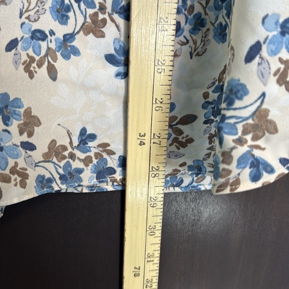 NYDJ NWT Womens Three Quarter Sleeve Blue floral Pintucked Back Blouse Size 1X - Picture 3 of 9